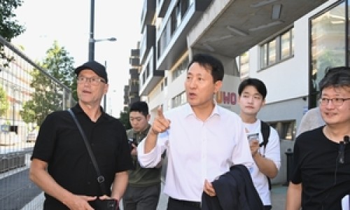 头发直白和灰色的区别-直发灰色效果图网—知名的直发染什么颜色好看网站,分享直发最洋气的三个颜色知识